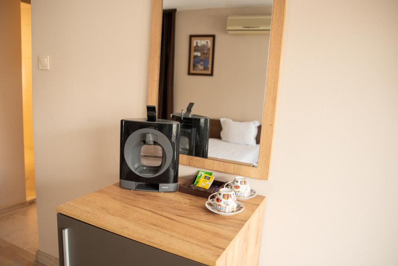 Hotel Oppium Restaurant & Garden Русе Екстериор снимка