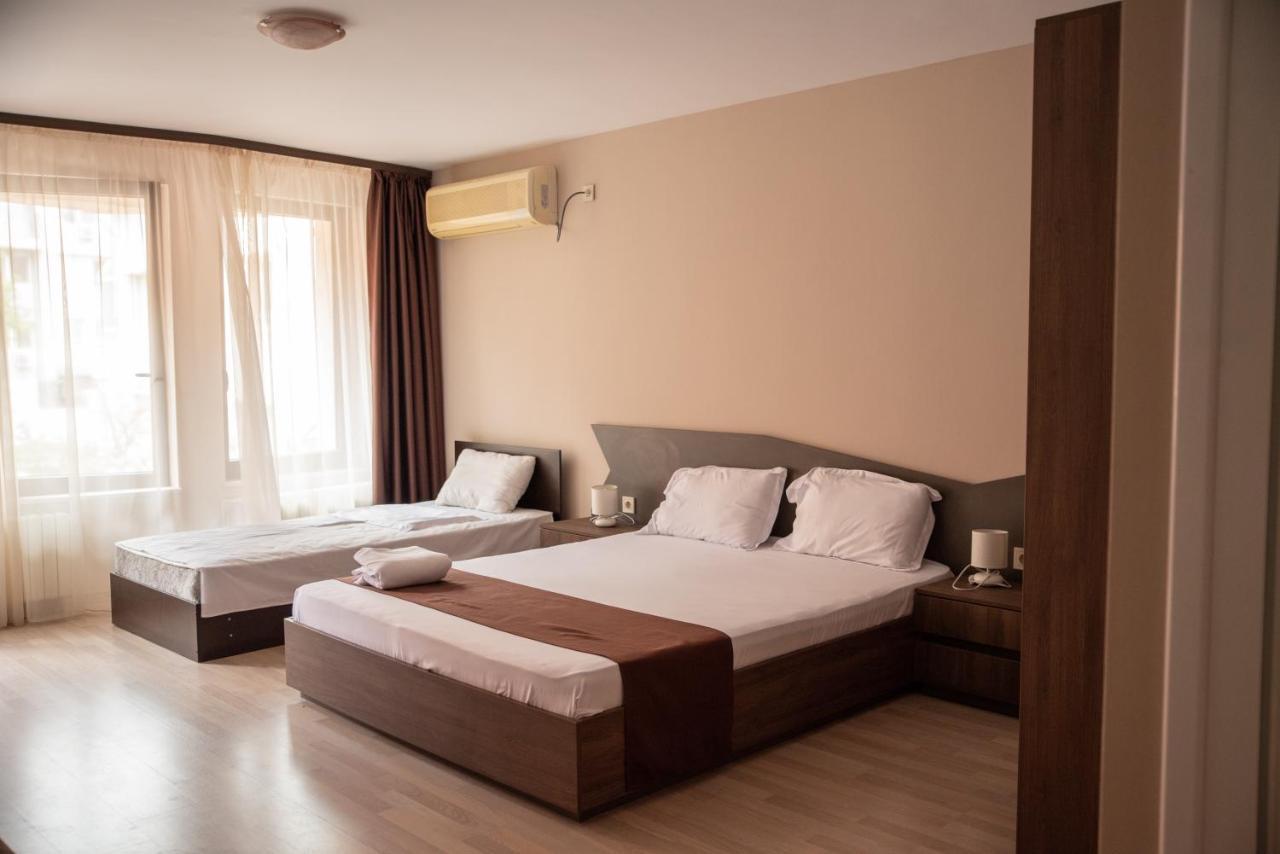 Hotel Oppium Restaurant & Garden Русе Екстериор снимка