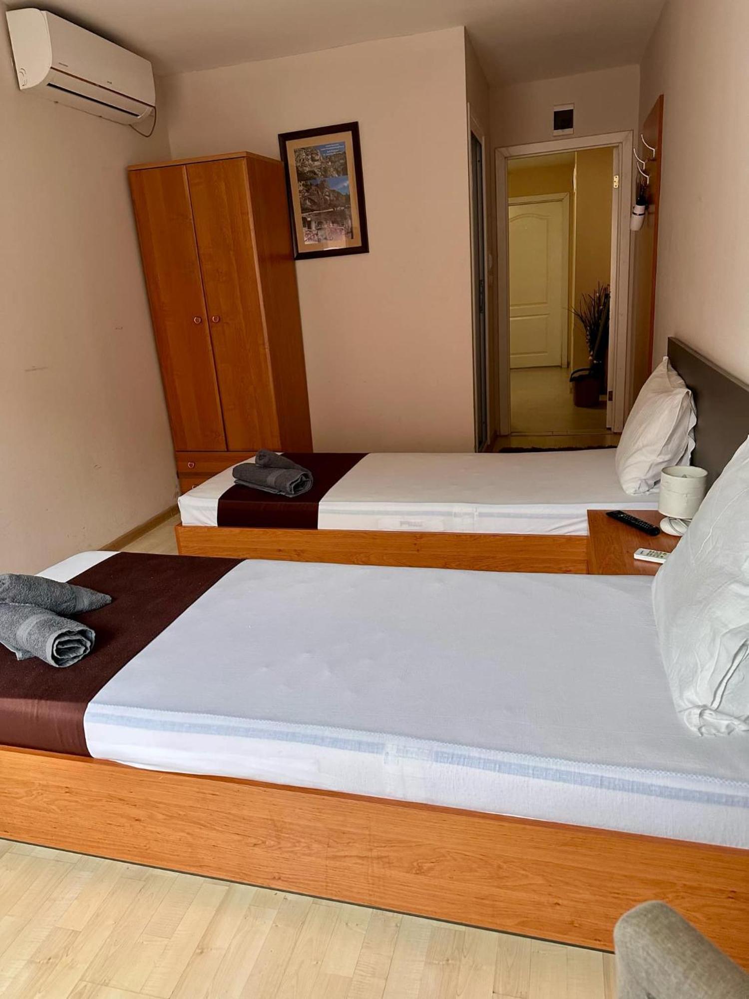 Hotel Oppium Restaurant & Garden Русе Екстериор снимка