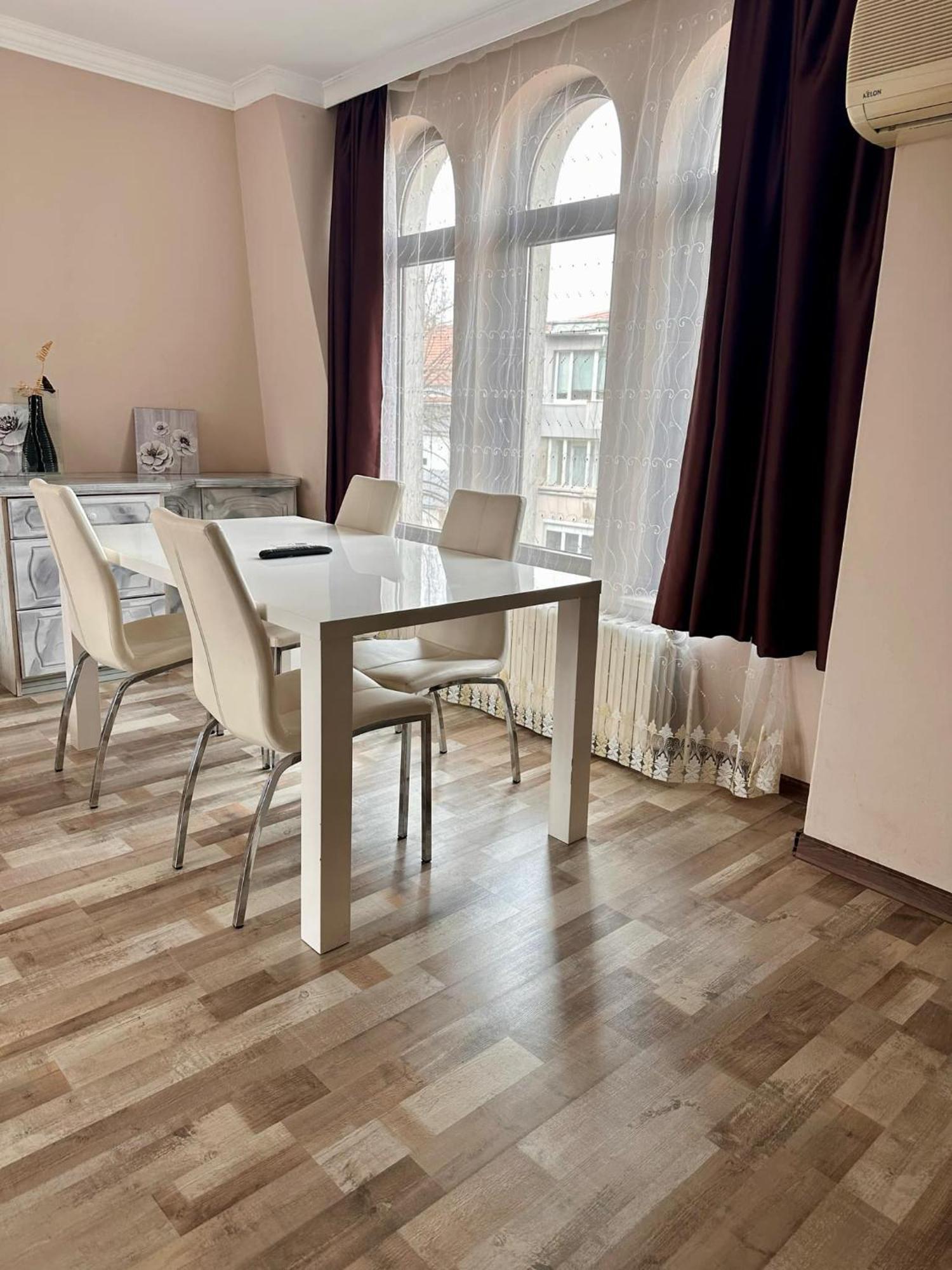 Hotel Oppium Restaurant & Garden Русе Екстериор снимка