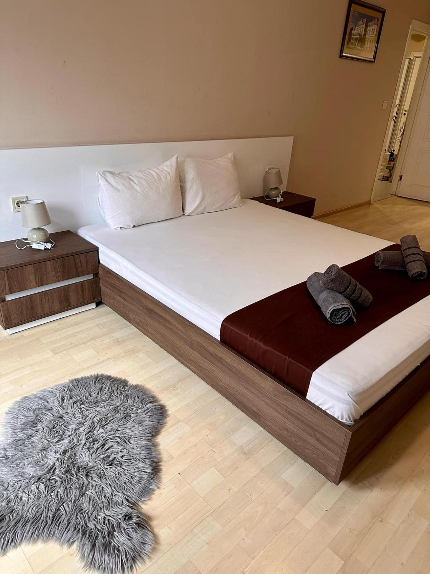 Hotel Oppium Restaurant & Garden Русе Екстериор снимка