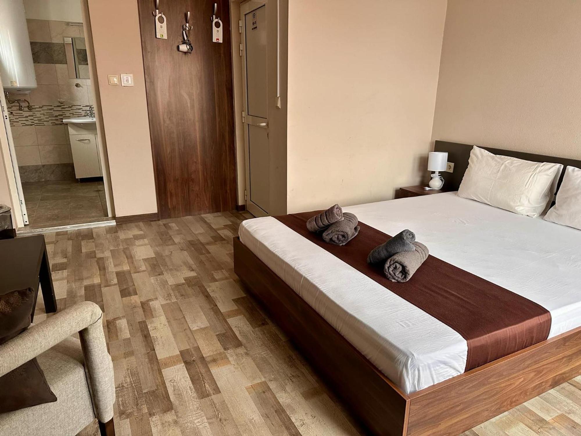Hotel Oppium Restaurant & Garden Русе Екстериор снимка