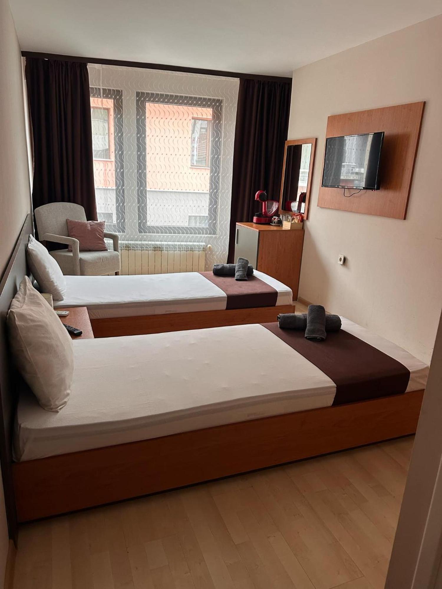 Hotel Oppium Restaurant & Garden Русе Екстериор снимка