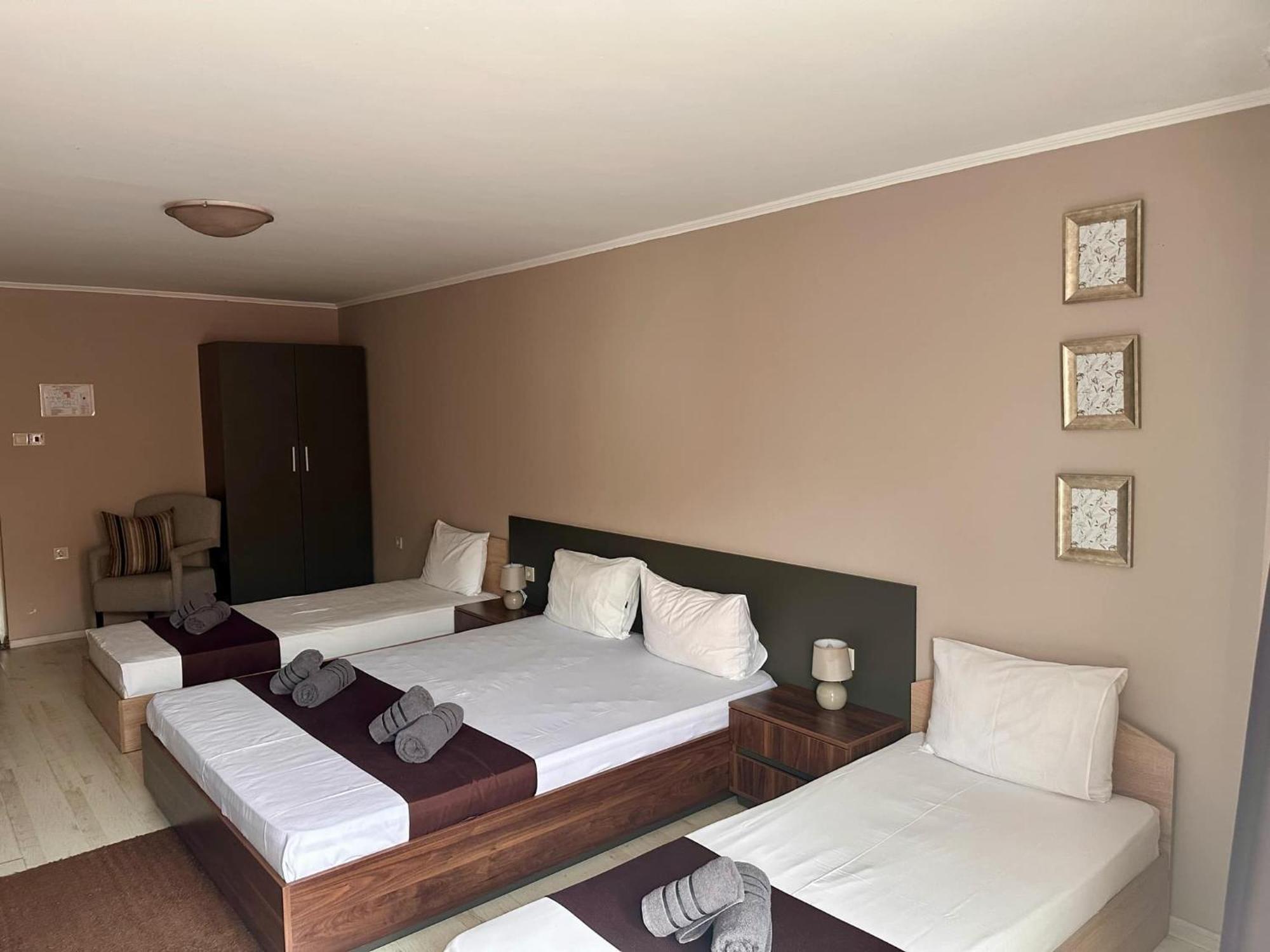 Hotel Oppium Restaurant & Garden Русе Екстериор снимка