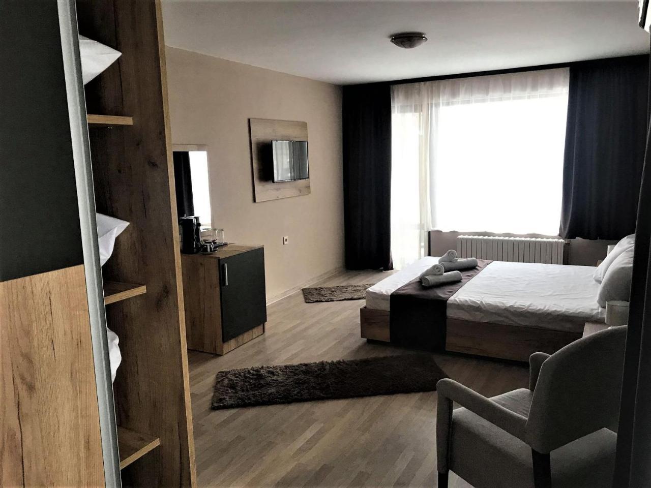 Hotel Oppium Restaurant & Garden Русе Екстериор снимка