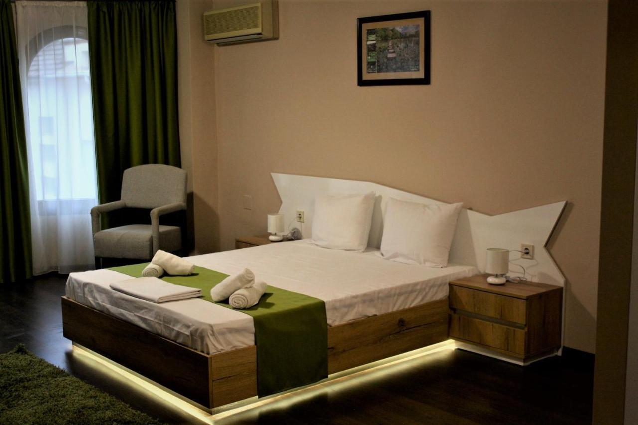 Hotel Oppium Restaurant & Garden Русе Екстериор снимка
