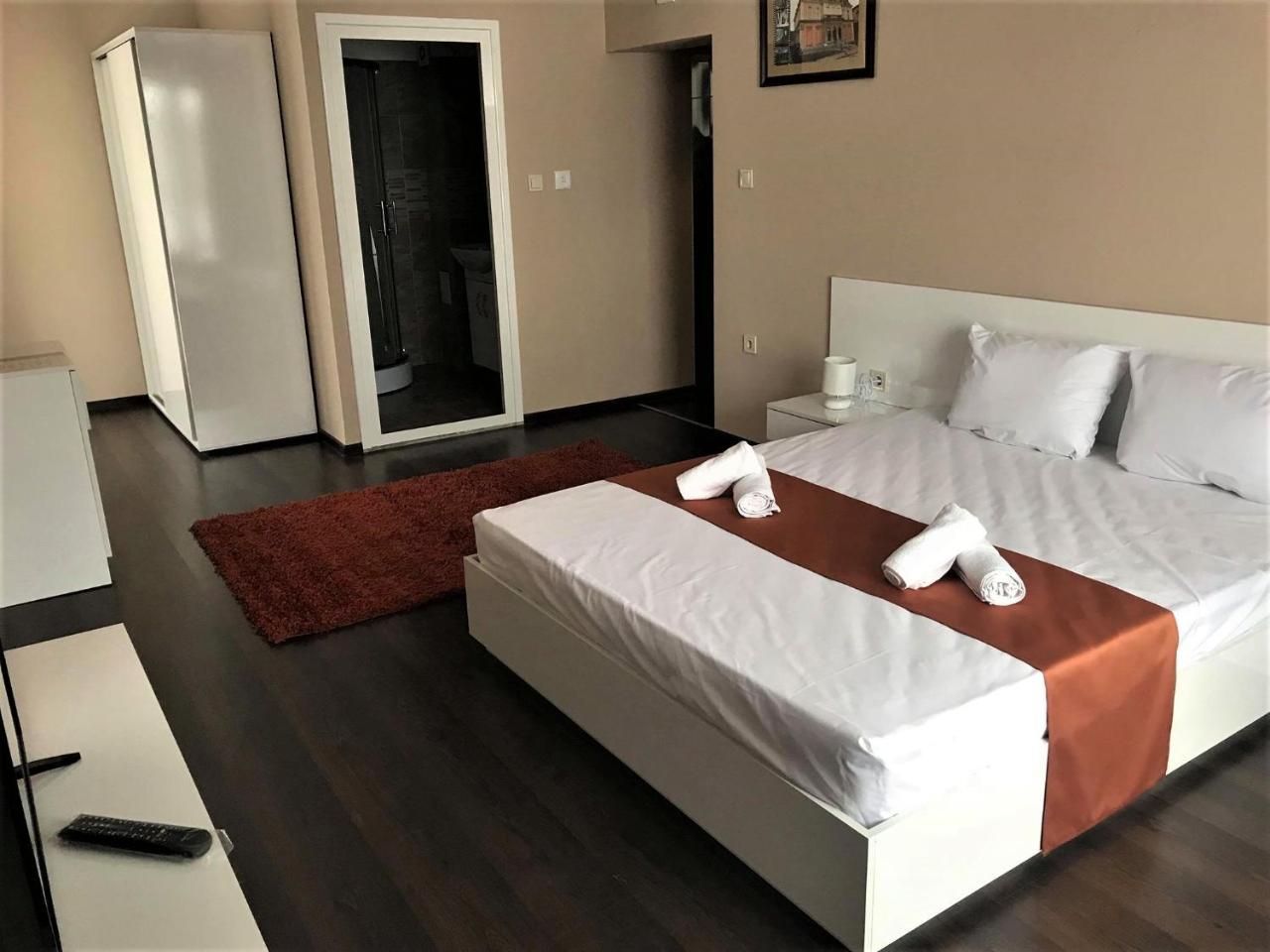 Hotel Oppium Restaurant & Garden Русе Екстериор снимка