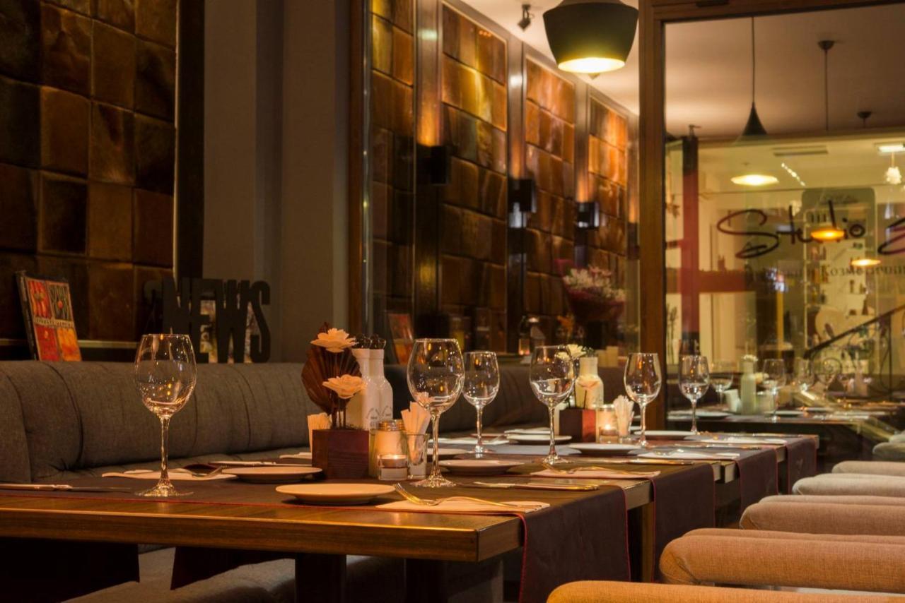 Hotel Oppium Restaurant & Garden Русе Екстериор снимка
