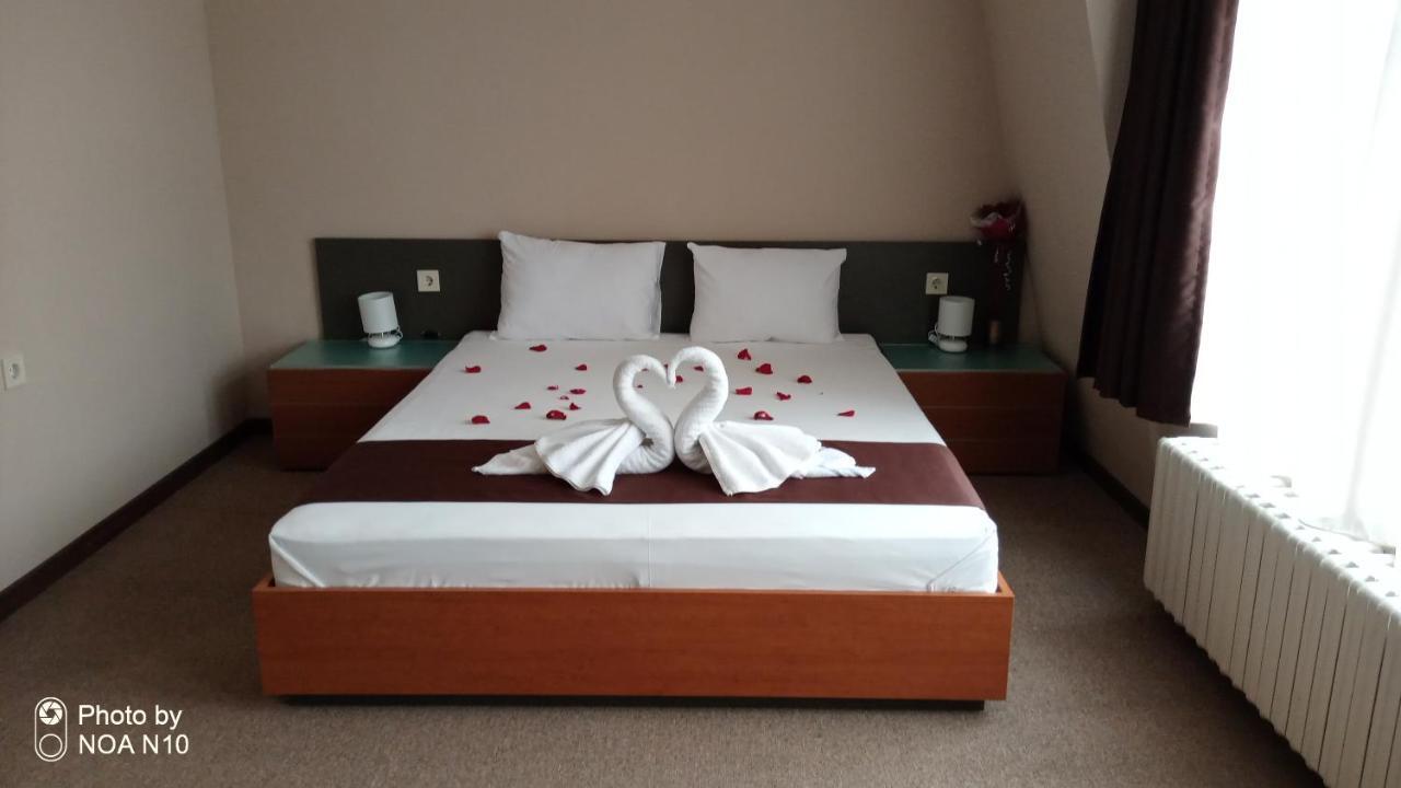 Hotel Oppium Restaurant & Garden Русе Екстериор снимка